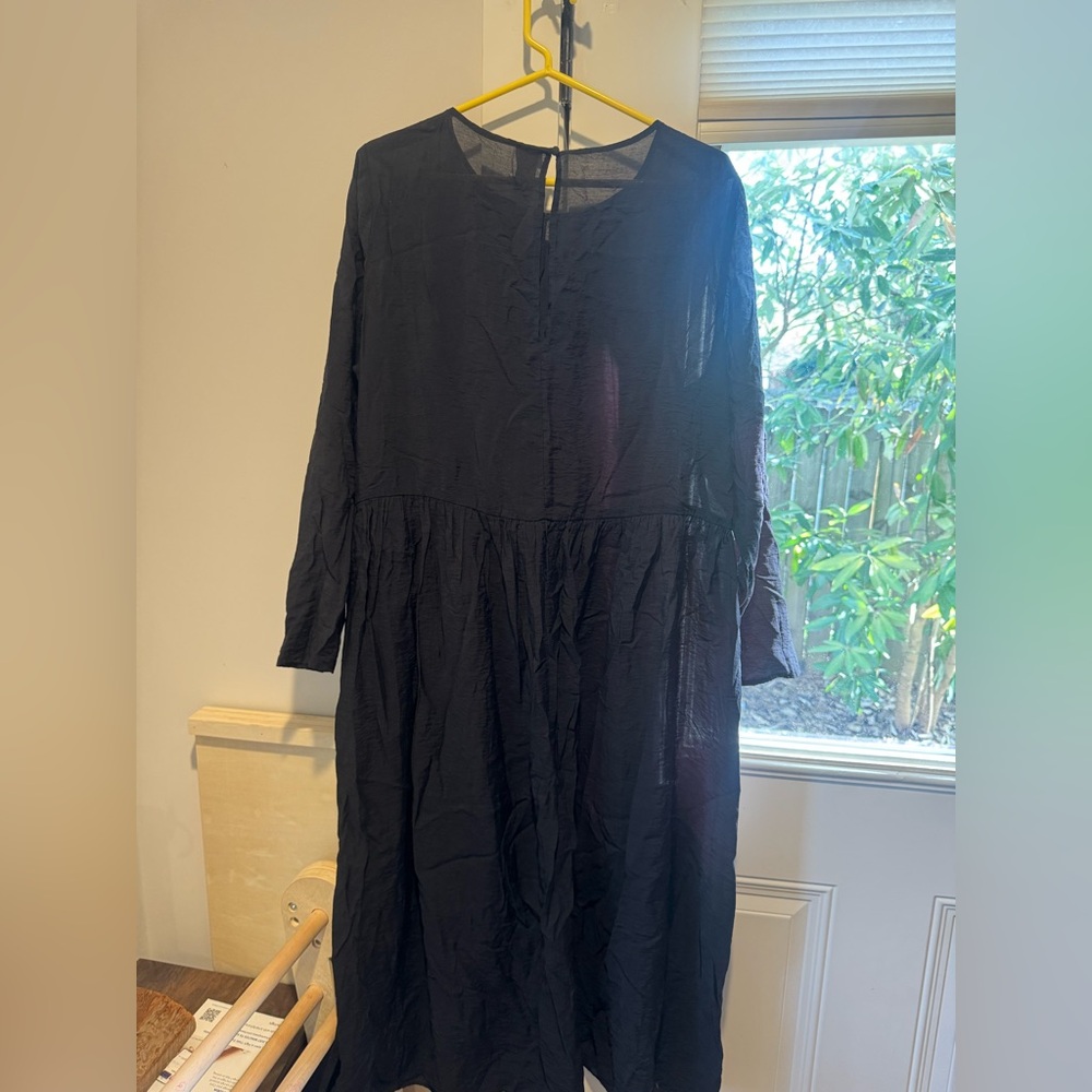 H&M Black Long-Sleeve Midi Dress